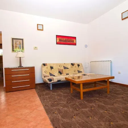 Burmy Gostinjska kuća 3*